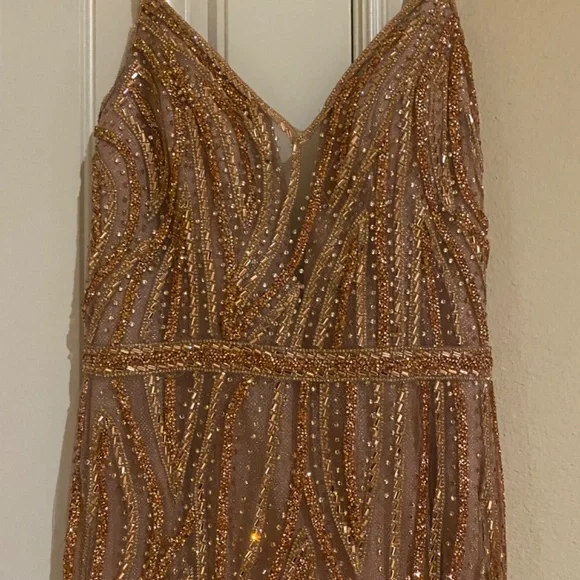 .Gorgeous formal gown or prom dress - Picture 7 of 12